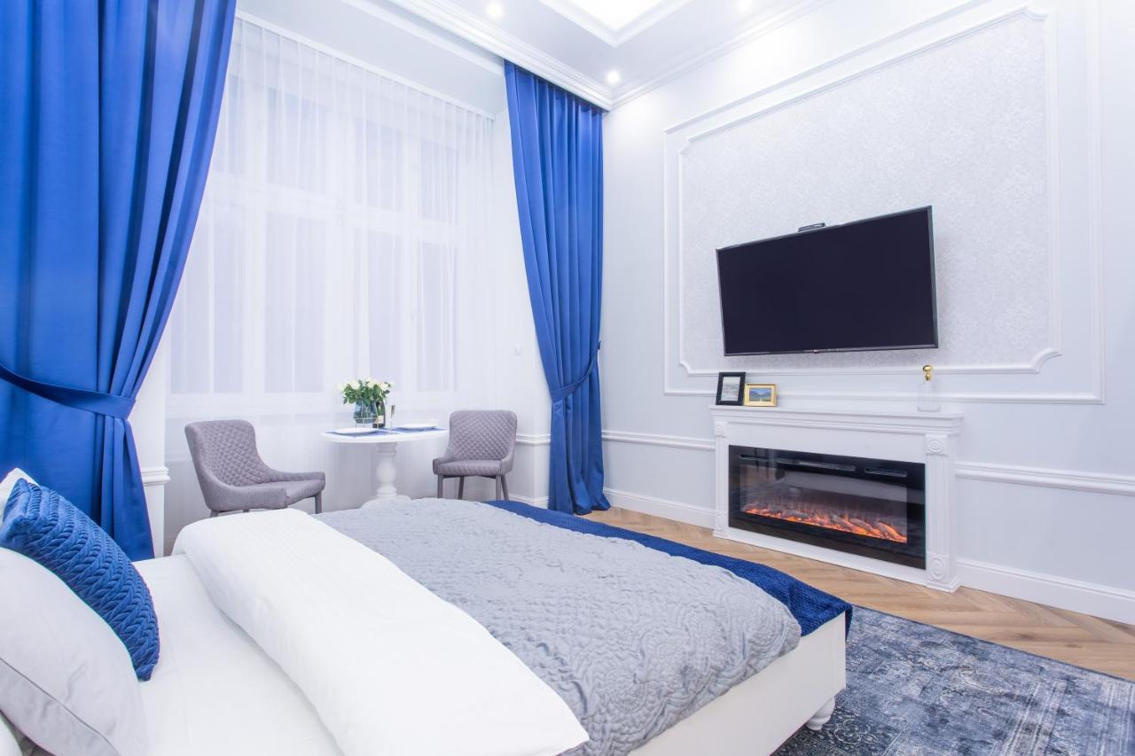 Main Square Apartments Красков Екстериор снимка