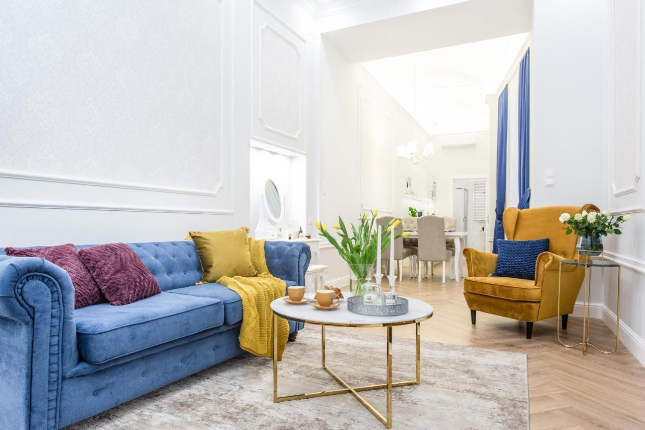 Main Square Apartments Красков Екстериор снимка