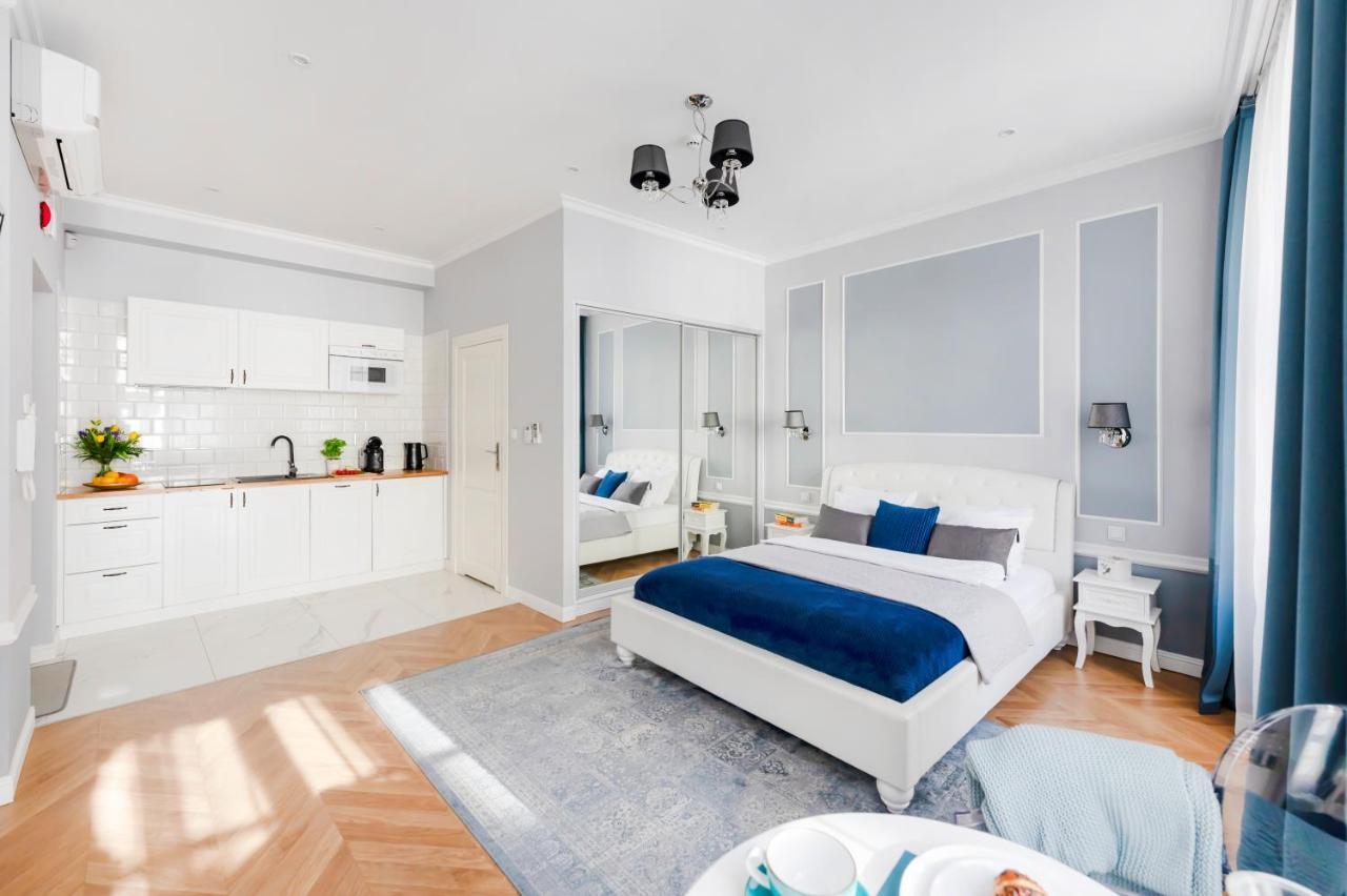 Main Square Apartments Красков Екстериор снимка
