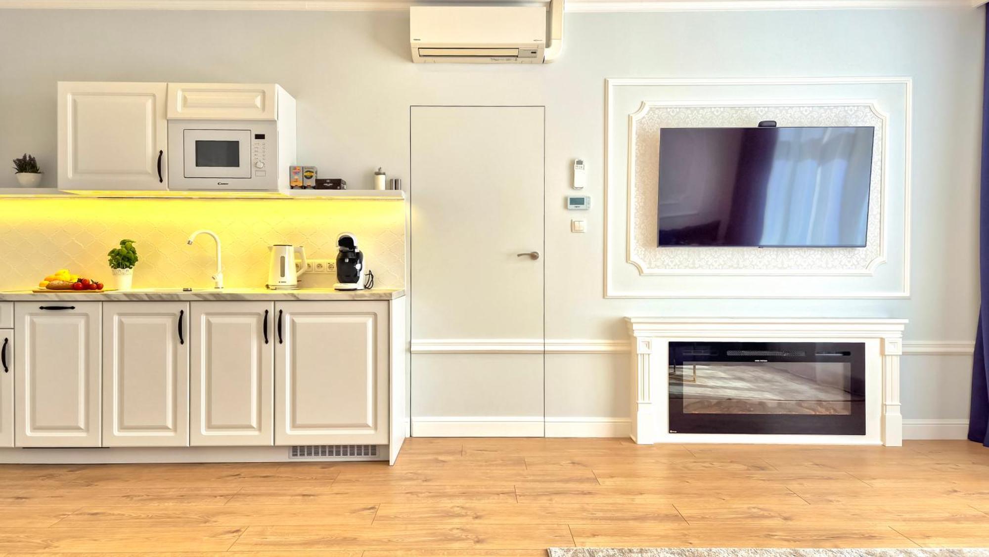 Main Square Apartments Красков Екстериор снимка